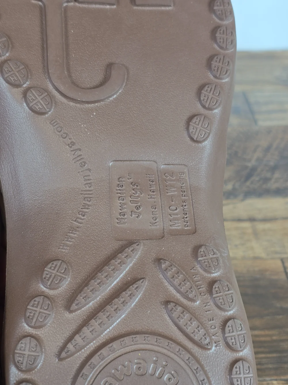 Men's Brown and Tan Comfort Flip Flops Size 9